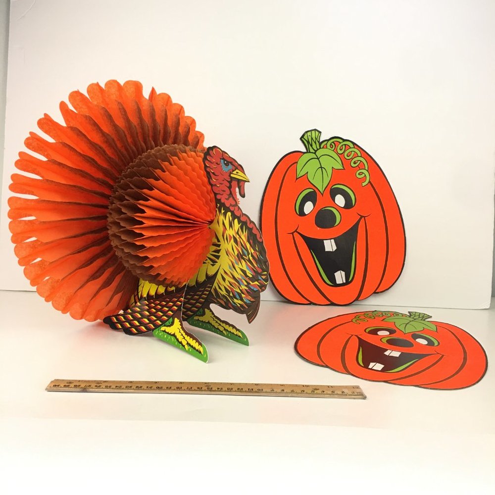 Vtg Beistle Co Paper Turkey 13 inch w Unbranded Paper Pumpkins‎ Neon Orange READ